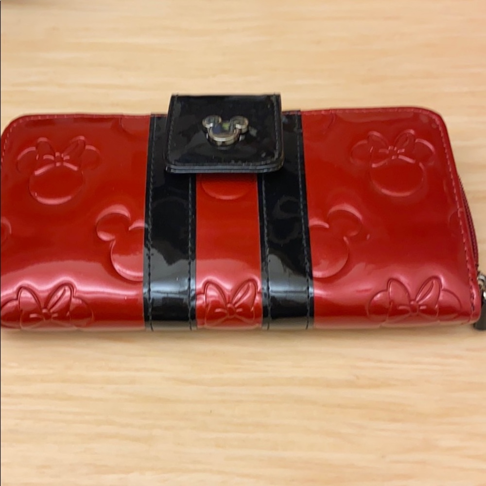 Authentic Disney Parks Wallet!